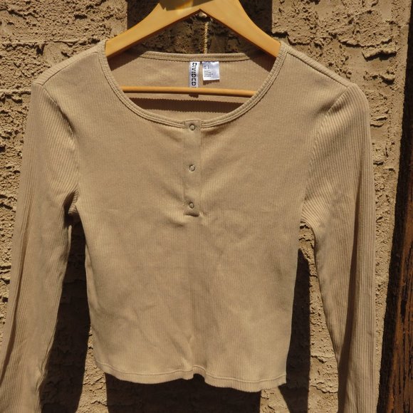 Beige Ribbed Long Sleeved Crop Top from H&M - Picture 9 of 9